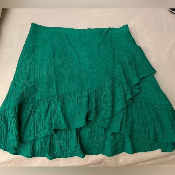 Green Boutique Skirt - Picture 2 of 2